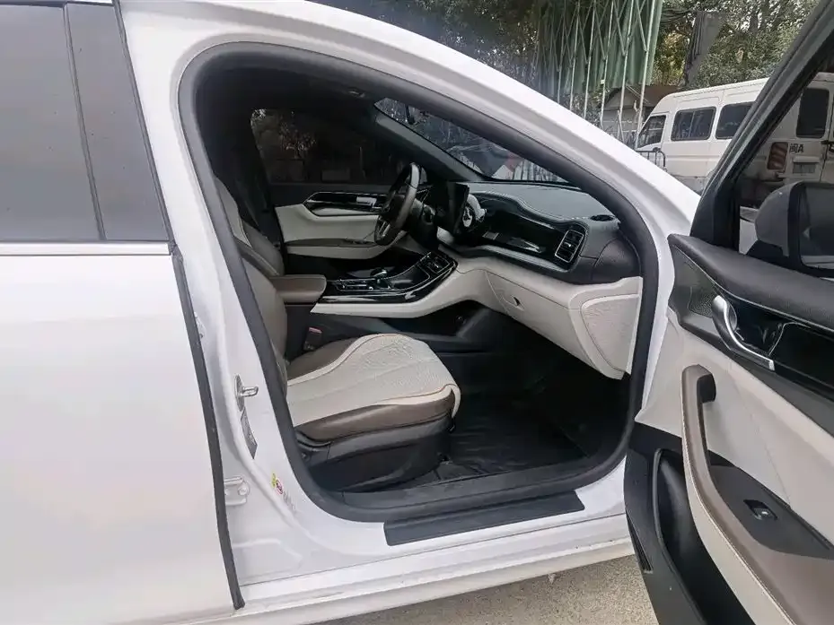 BYD Qin PLUS 2023 из CN, фото 3