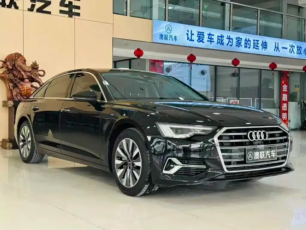 Audi A6L — фото 1