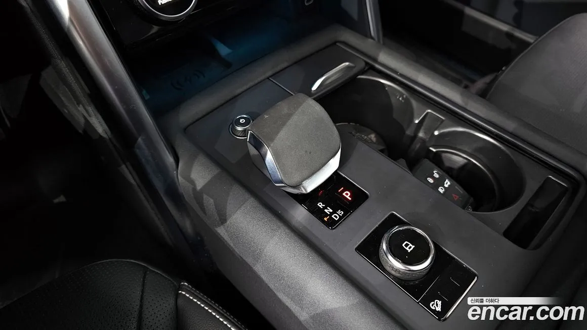 Land Rover Discovery 2023 из KR, фото 2
