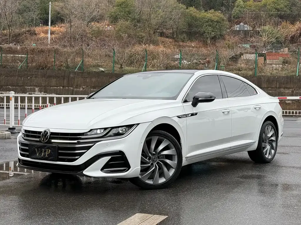 Volkswagen CC 2023 из CN, фото 1