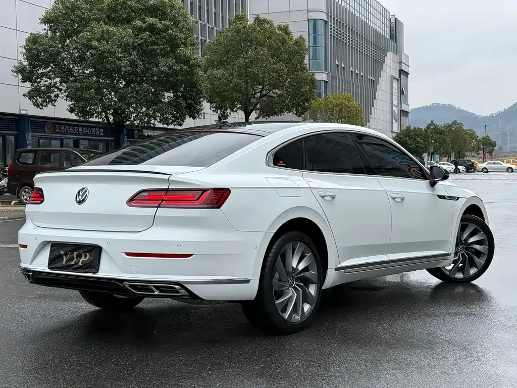 Volkswagen CC 2023 из CN, фото 8