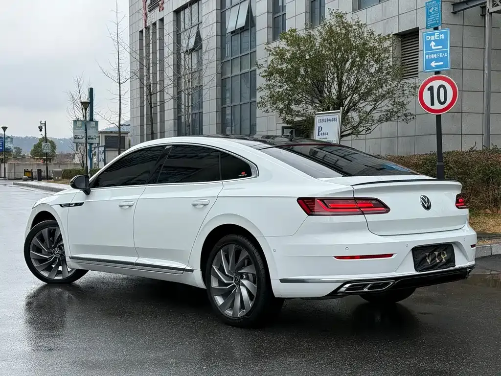 Volkswagen CC 2023 из CN, фото 9