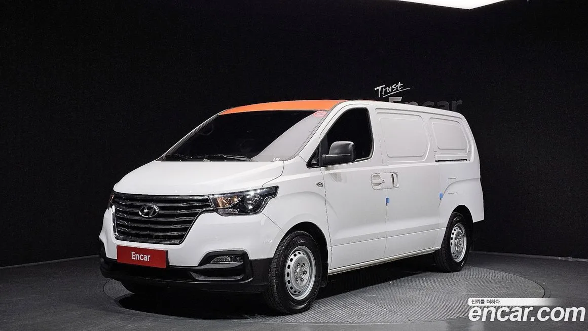 Hyundai Starex — фото 1
