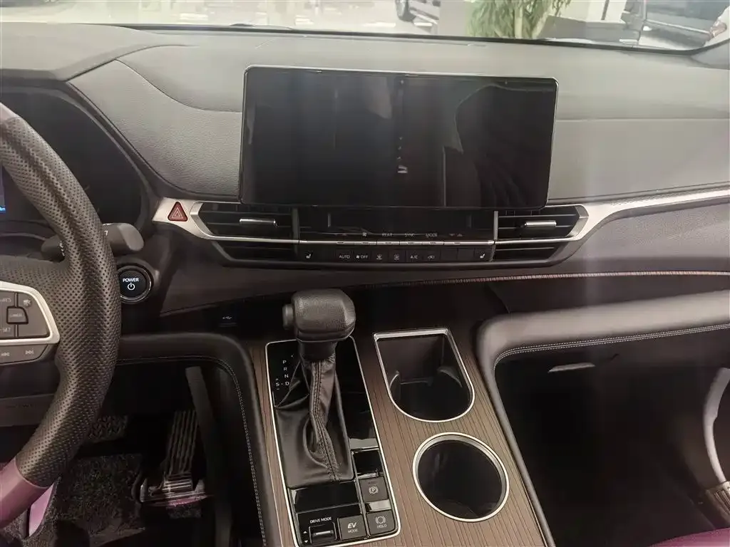 Toyota Granvia 2025 из CN, фото 8