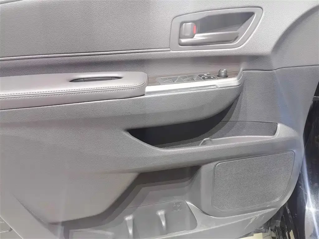 Toyota Granvia 2025 из CN, фото 6