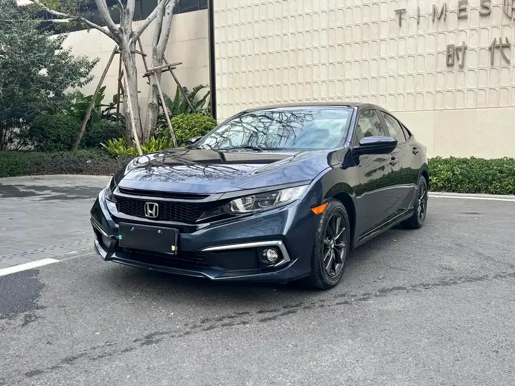 Honda Civic — фото 1