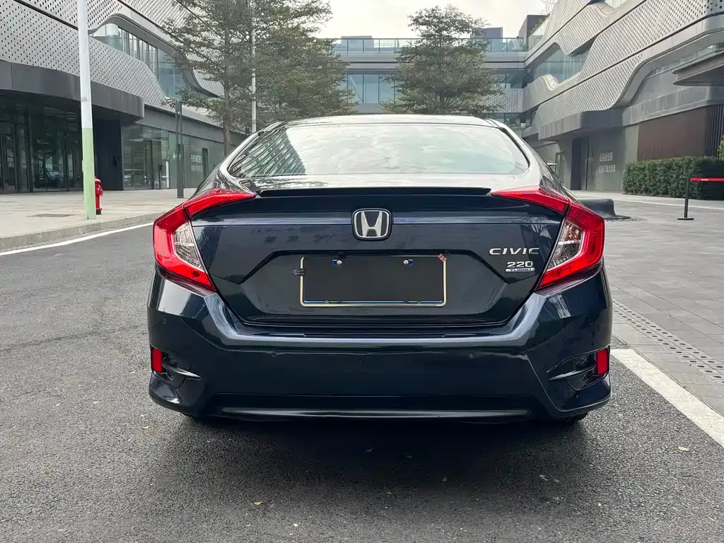 Honda Civic — фото 7