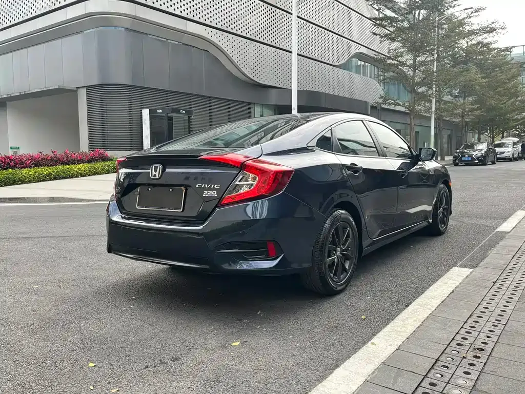Honda Civic — фото 4