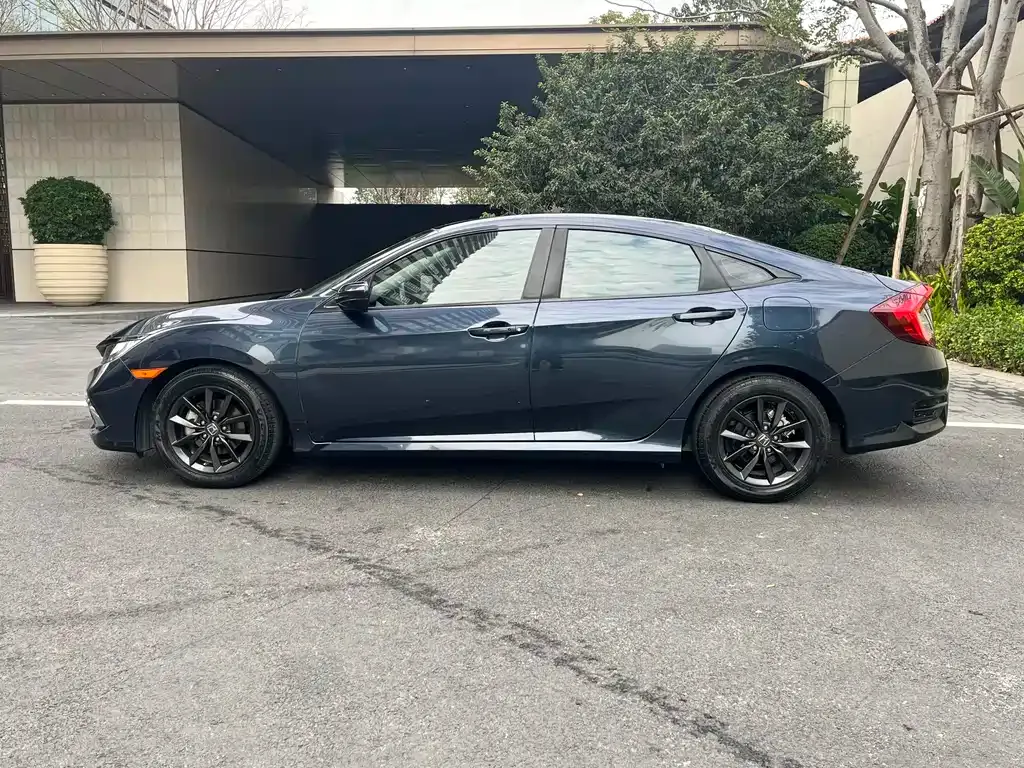 Honda Civic — фото 10