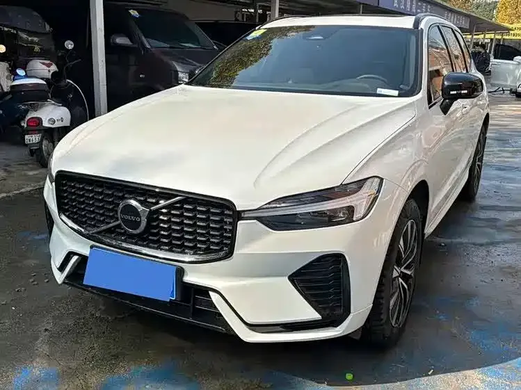 Volvo XC60 — фото 1
