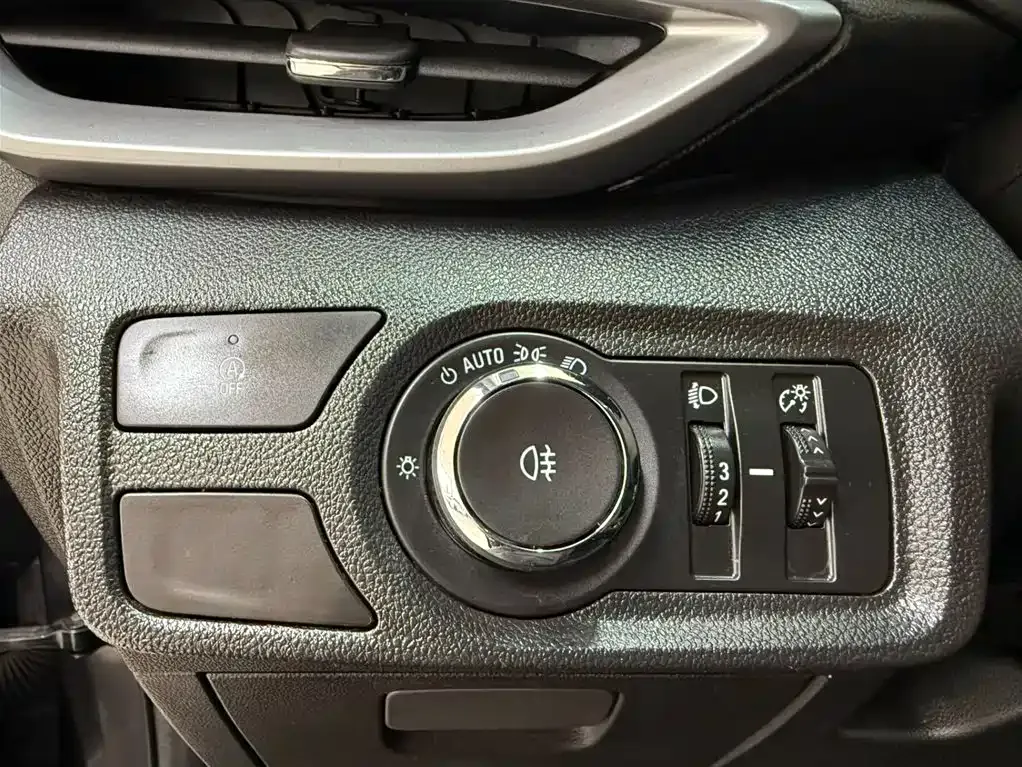 Chevrolet Volando 2021 из CN, фото 10