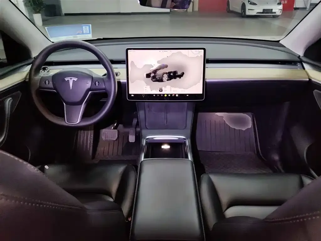 Tesla Model Y — фото 5