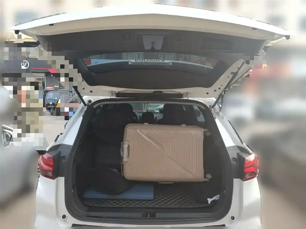 Chevrolet Equinox 2022 из CN, фото 10