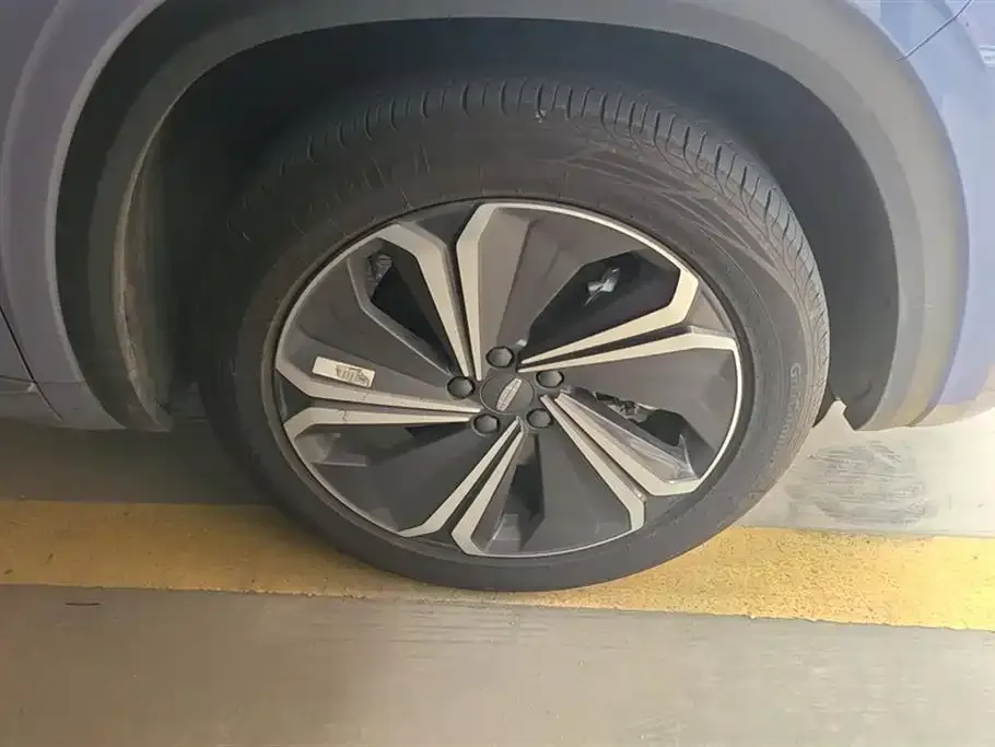 Geely Xingyue L EREV 2023 из CN, фото 2