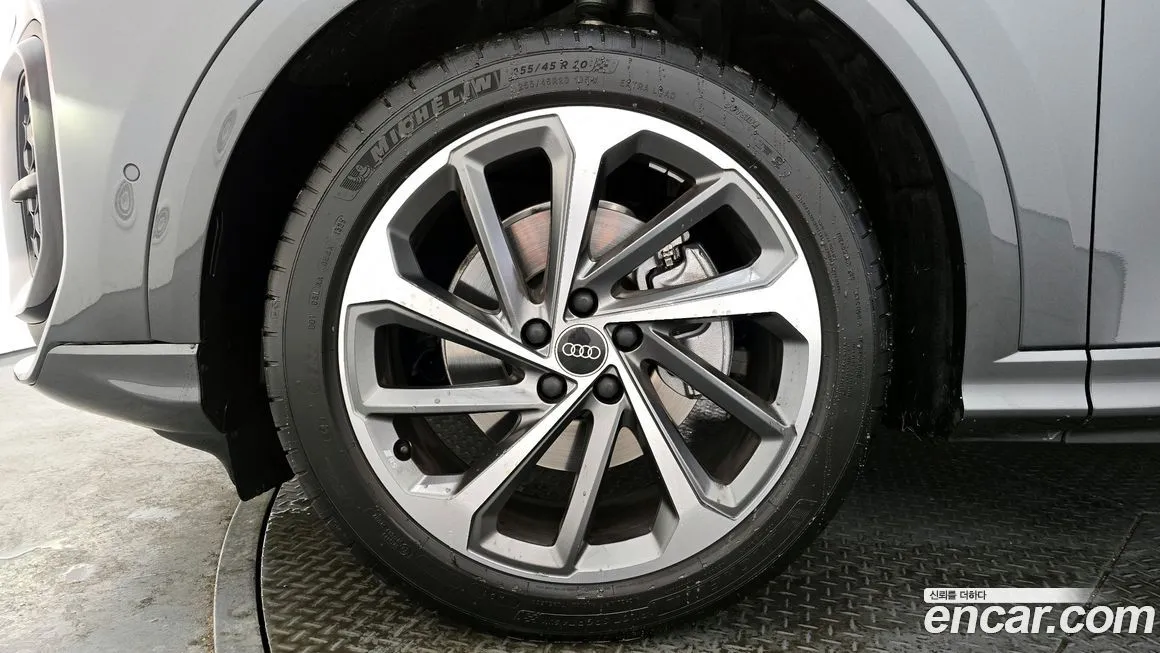 Audi Q5 2025 из KR, фото 8