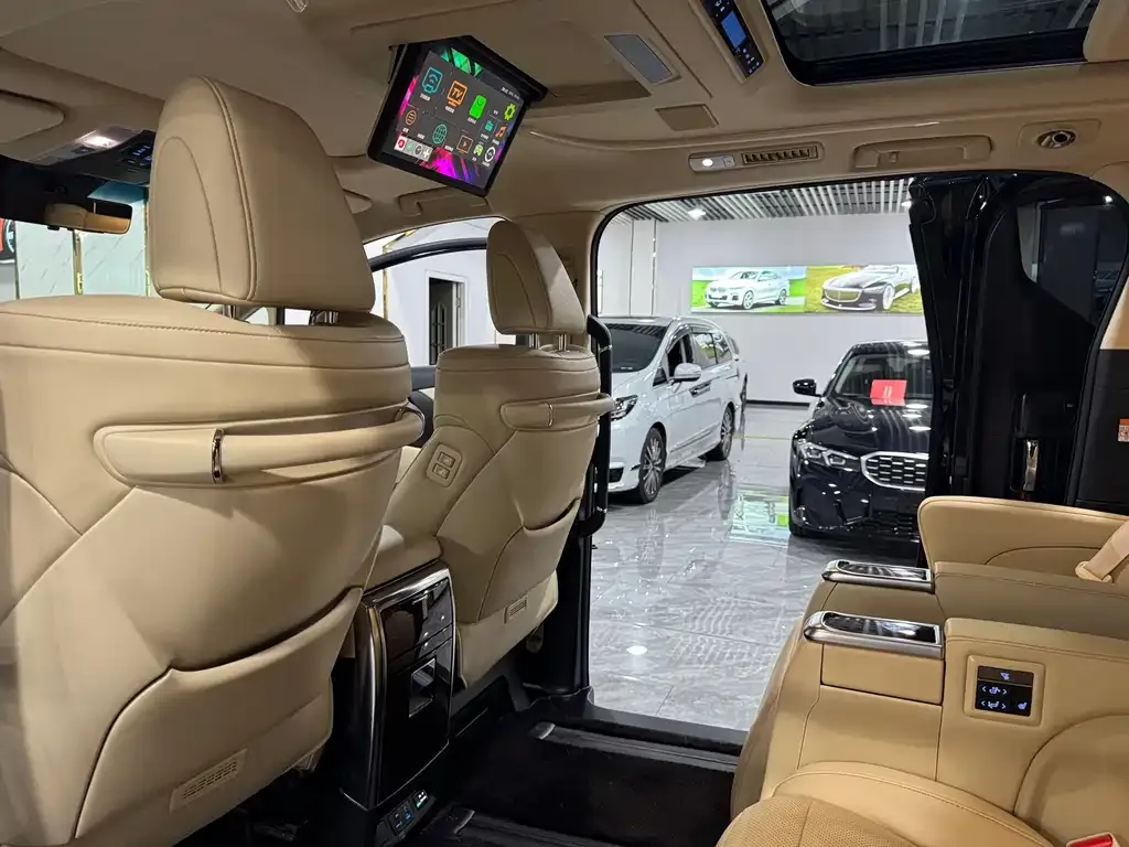 Toyota Alphard 2023 из CN, фото 6