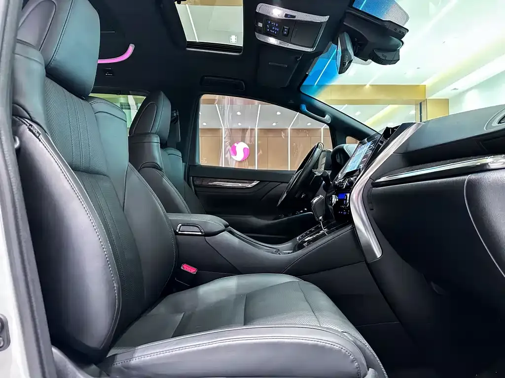 Toyota Alphard 2023 из CN, фото 7