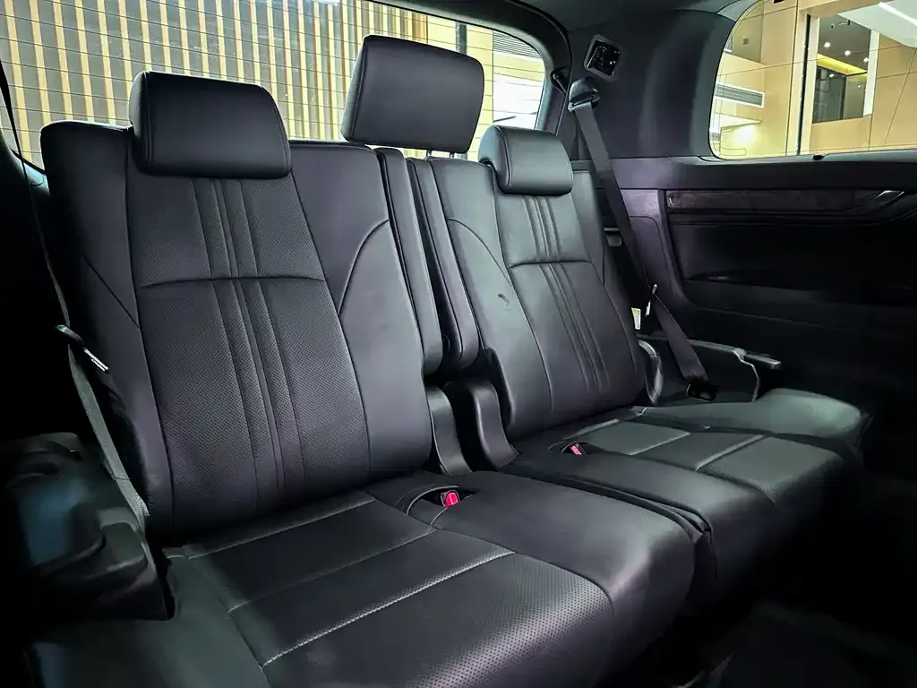Toyota Alphard 2023 из CN, фото 5