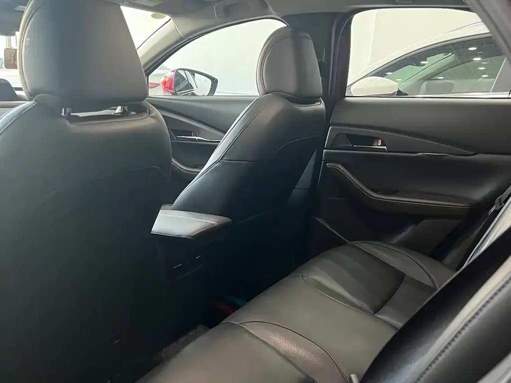 Mazda CX-30 2021 из CN, фото 9