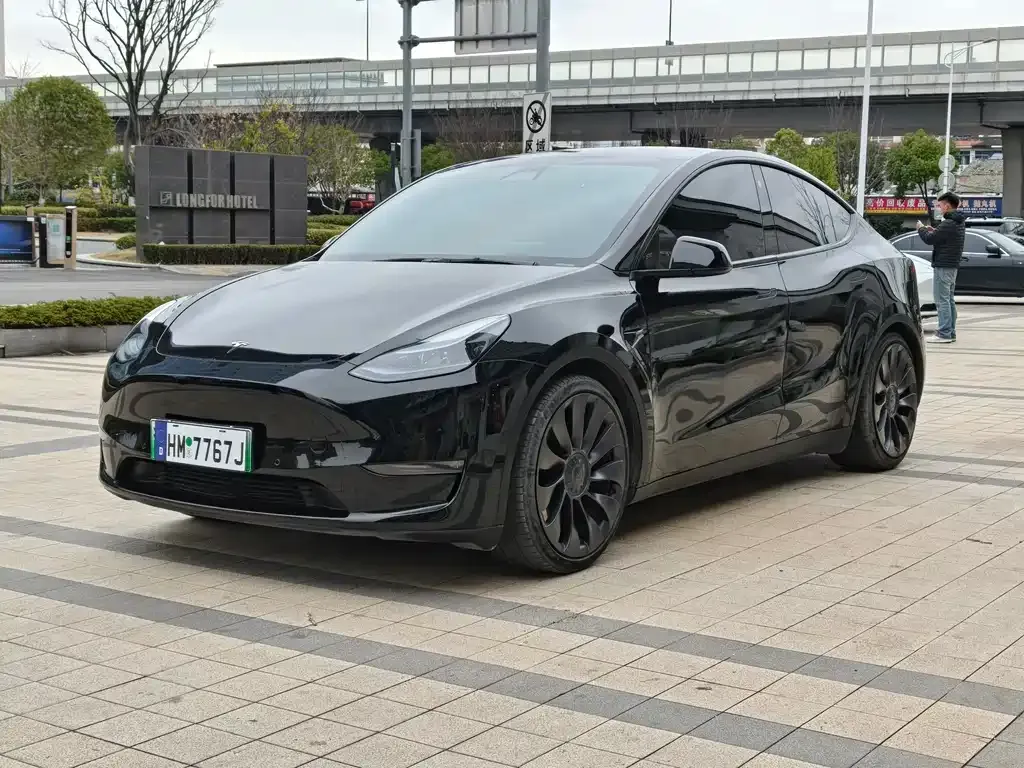 Tesla Model Y 2023 из CN, фото 2