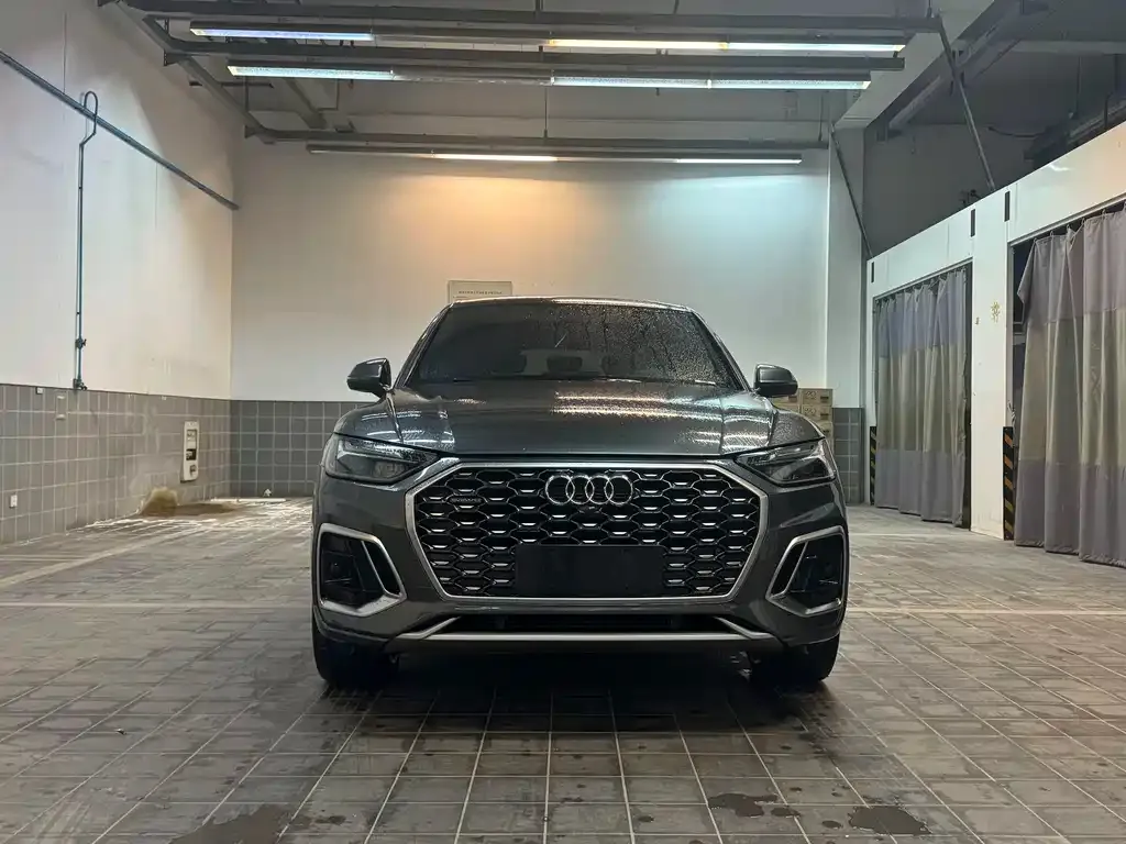 Audi Q5L Sportback 2022 из CN, фото 2