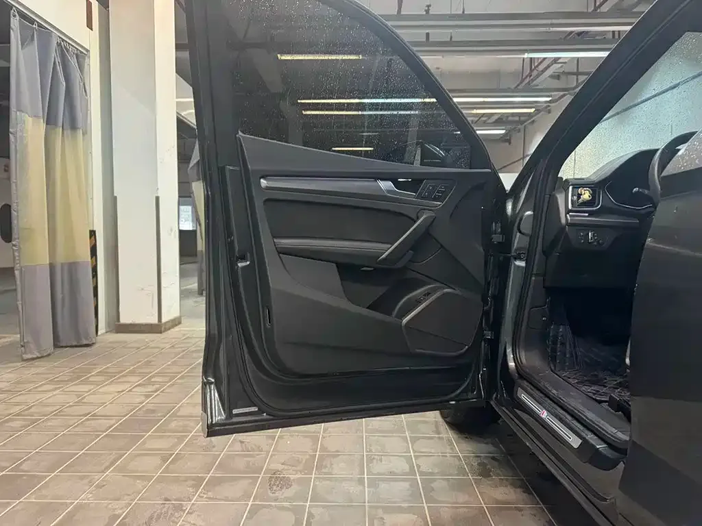 Audi Q5L Sportback 2022 из CN, фото 5