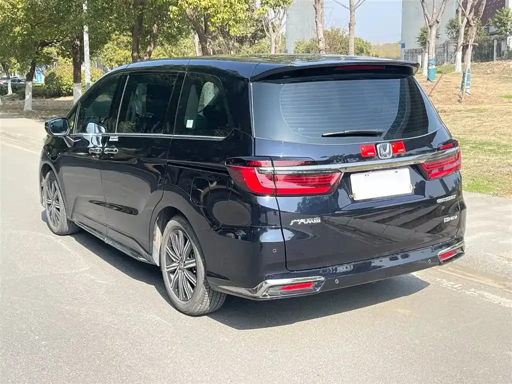 Honda Odyssey — фото 10