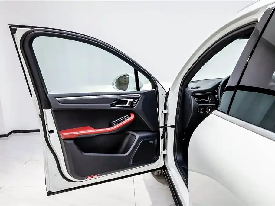 Porsche Macan 2022 из CN, фото 3