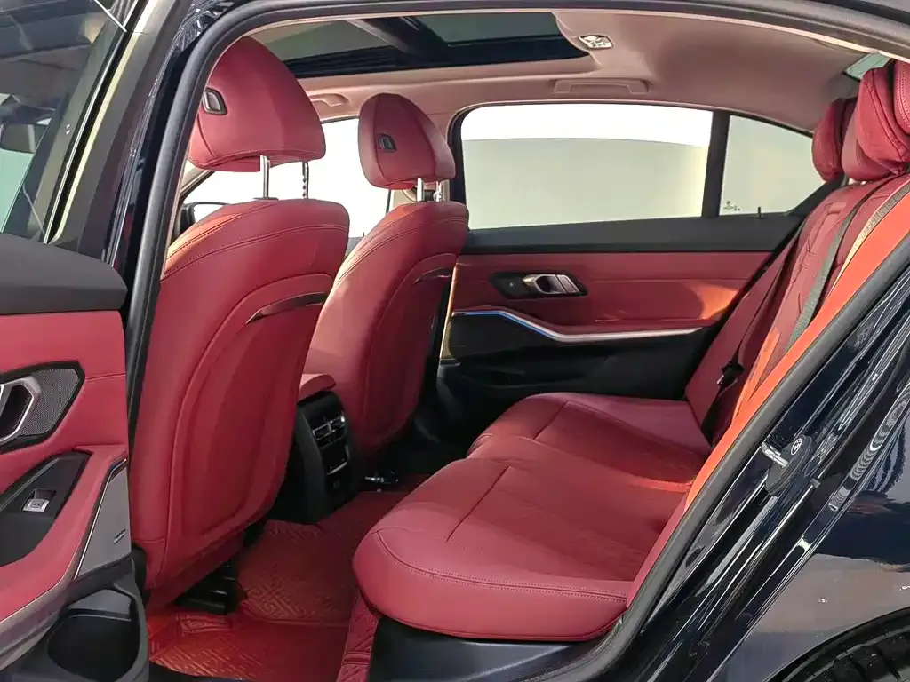 BMW 3 Series 2024 из CN, фото 6