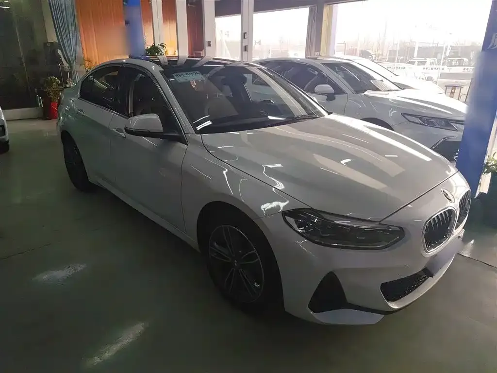 BMW 1 Series 2021 из CN, фото 3