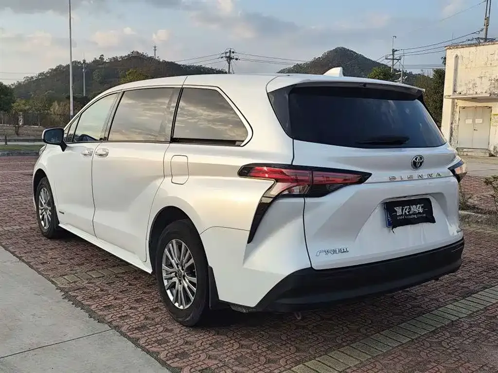 Toyota Sienna 2023 из CN, фото 9