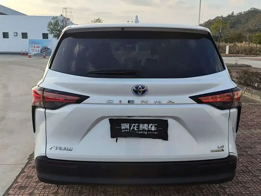 Toyota Sienna 2023 из CN, фото 6