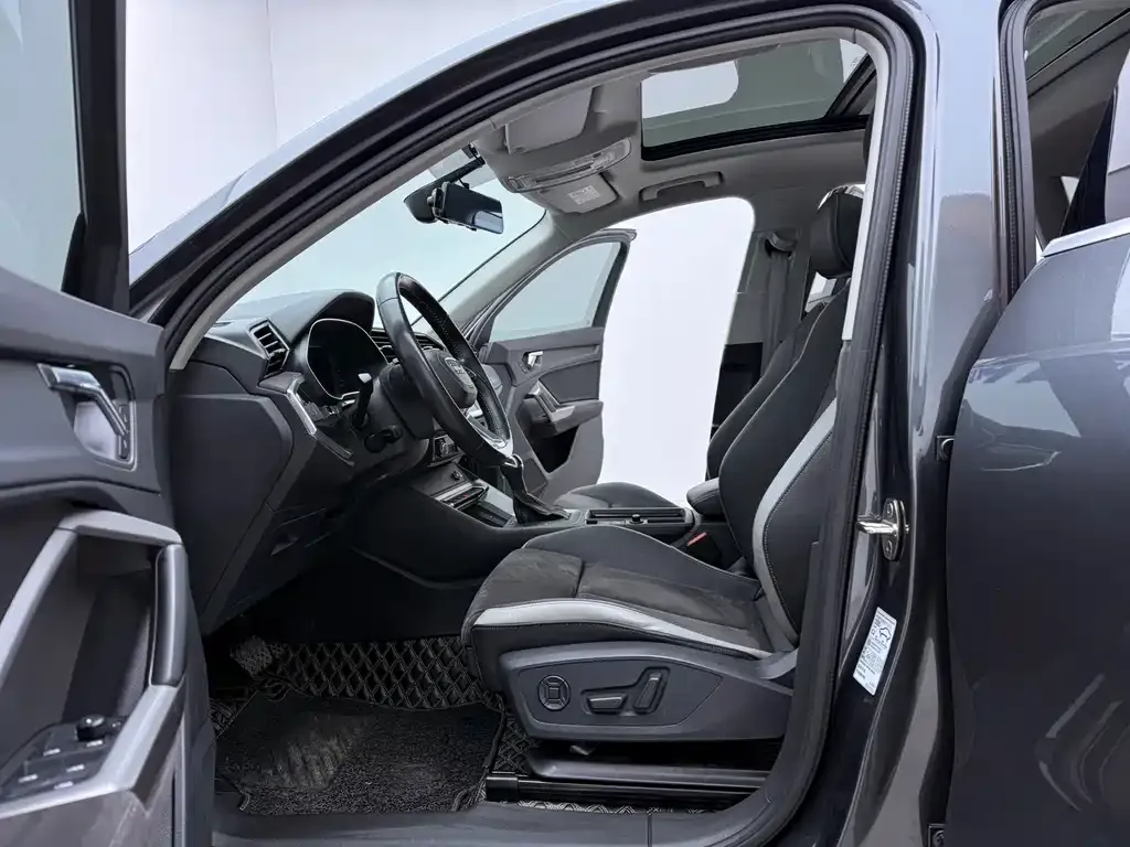 Audi Q3 2021 из CN, фото 8