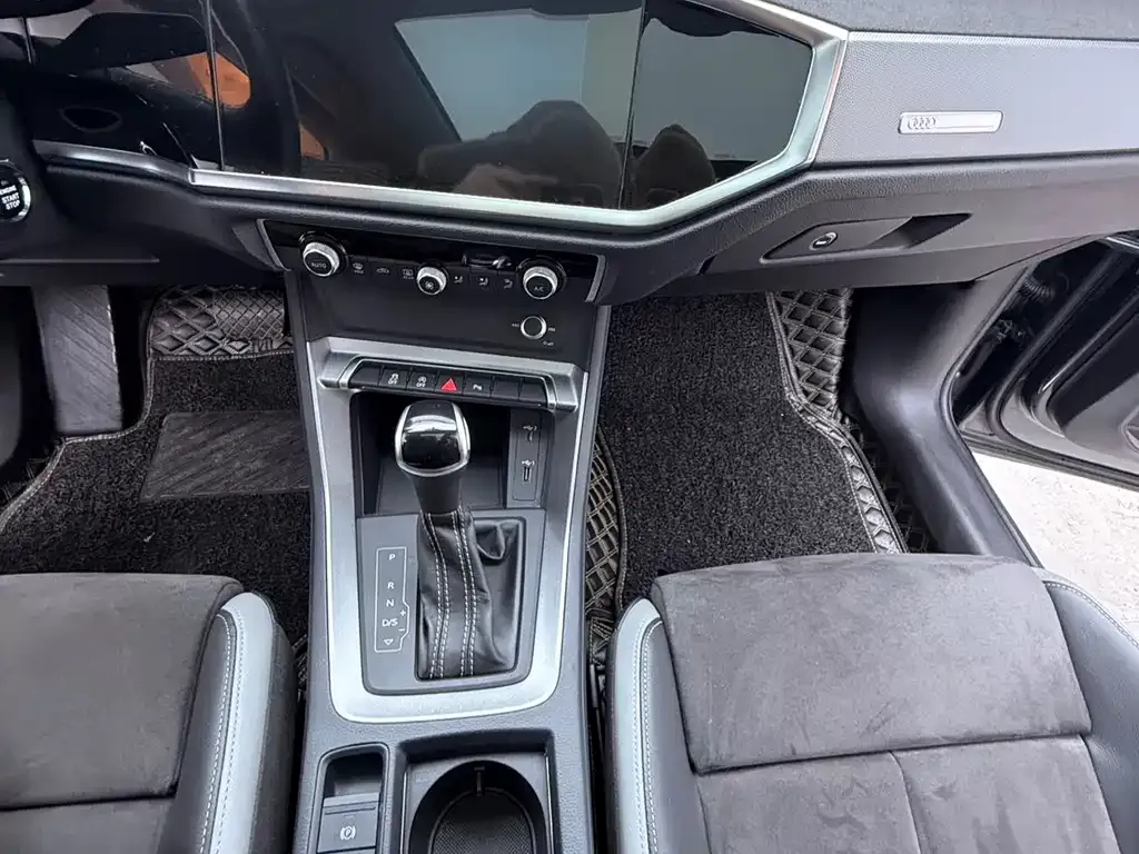 Audi Q3 2021 из CN, фото 2