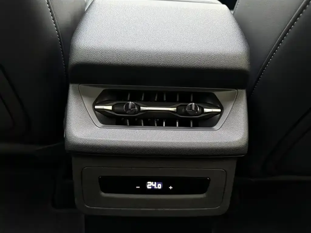 Audi Q6L e-tron — фото 9