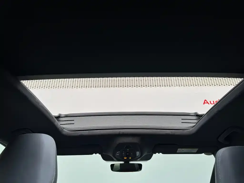 Audi Q6L e-tron — фото 2