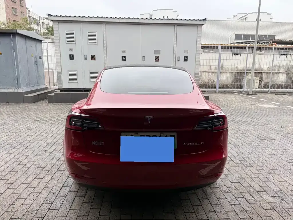 Tesla Model 3 — фото 2