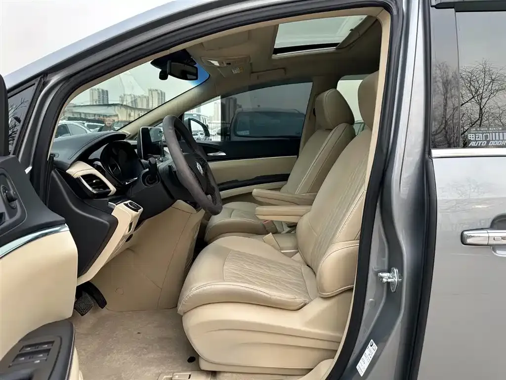 Buick GL8 2023 из CN, фото 7