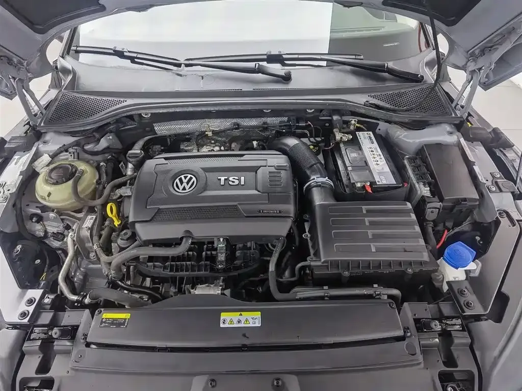 Volkswagen CC 2023 из CN, фото 8