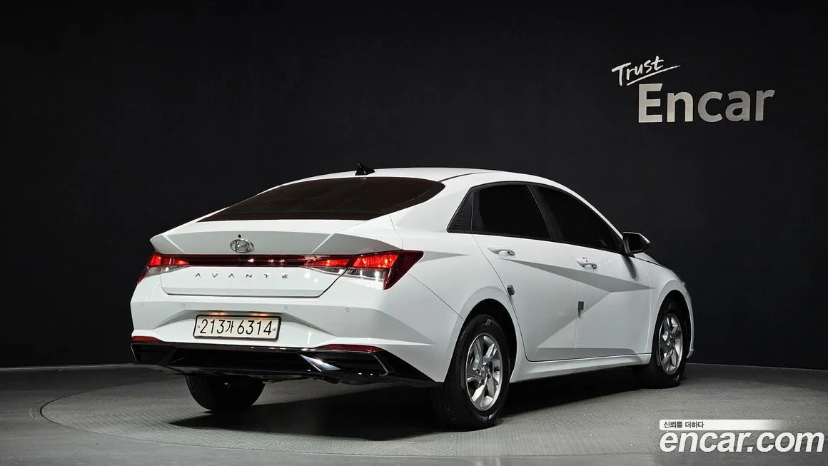 Hyundai AVANTE — фото 2