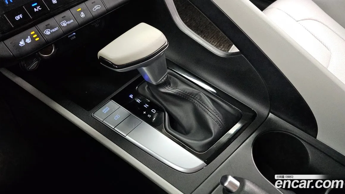 Hyundai AVANTE — фото 8