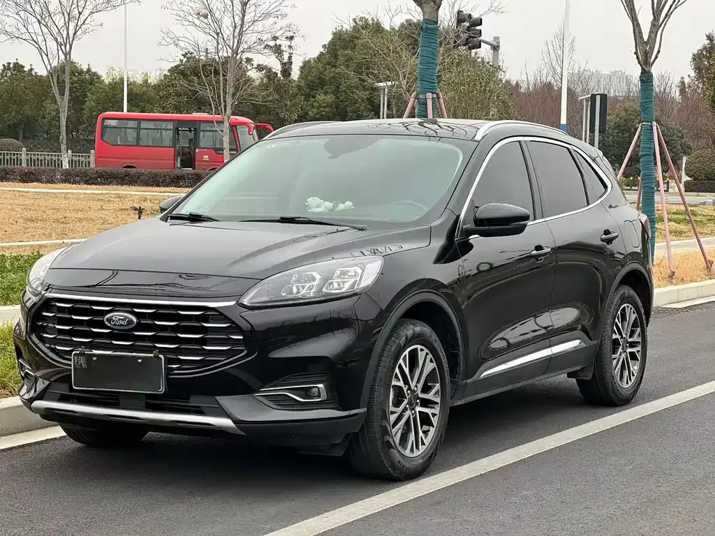 Ford Escape 2021 из CN, фото 1