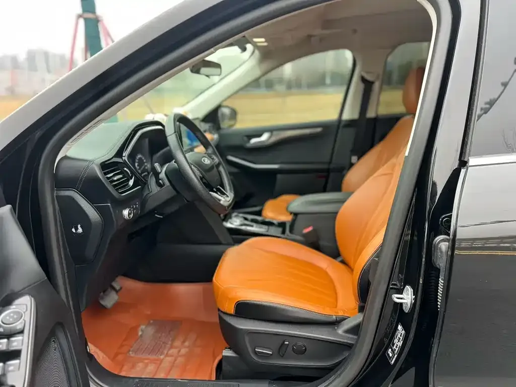 Ford Escape 2021 из CN, фото 8