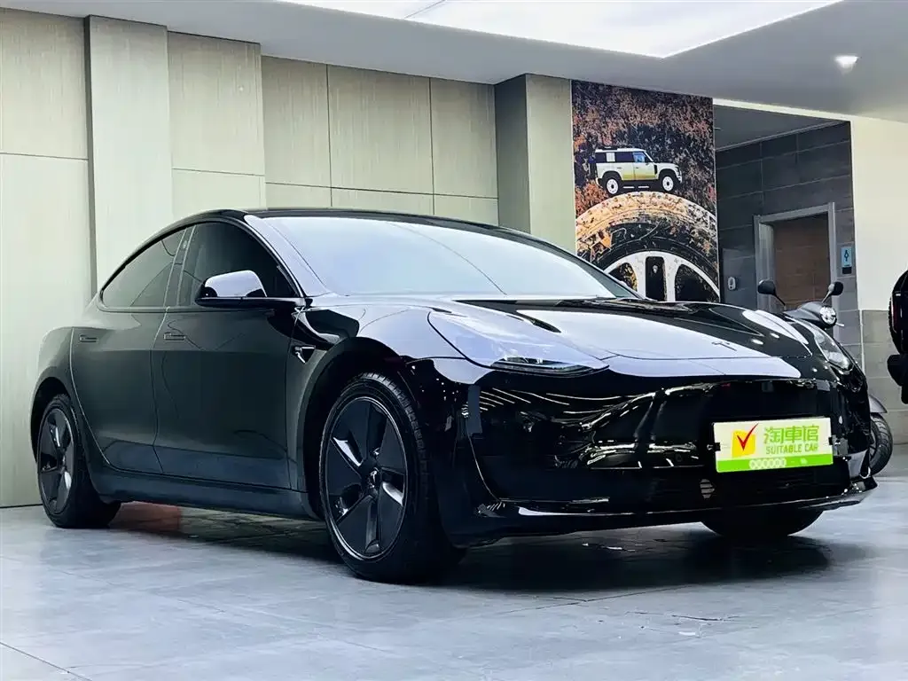 Tesla Model 3 — фото 7