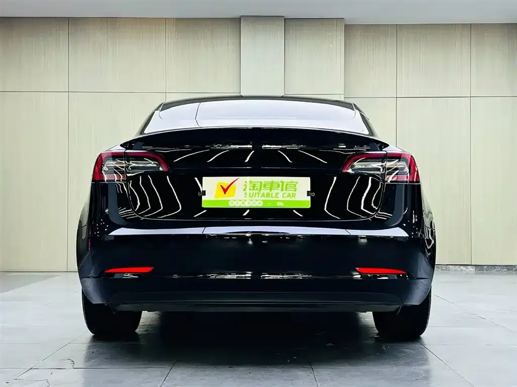 Tesla Model 3 — фото 4