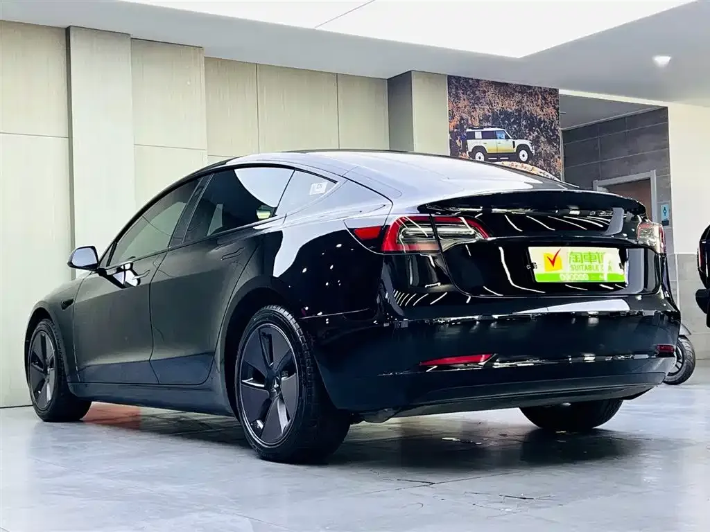 Tesla Model 3 — фото 5