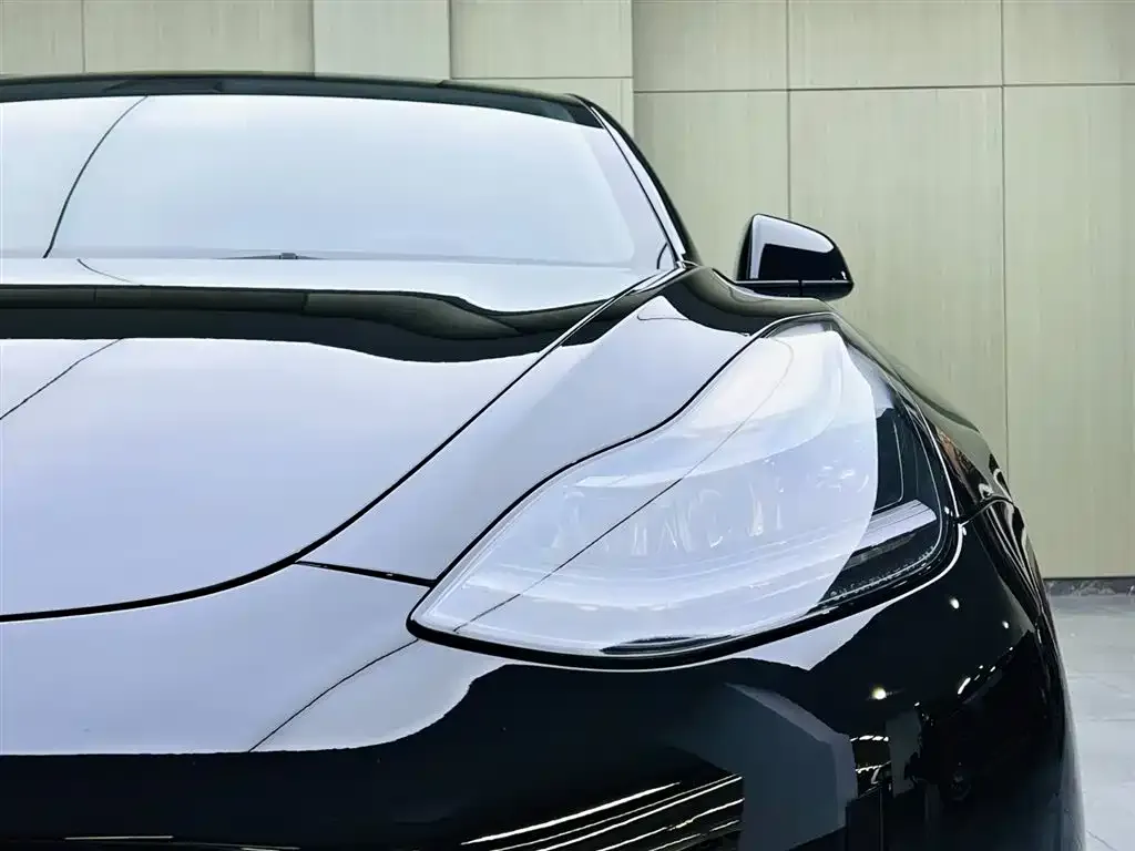 Tesla Model 3 — фото 2