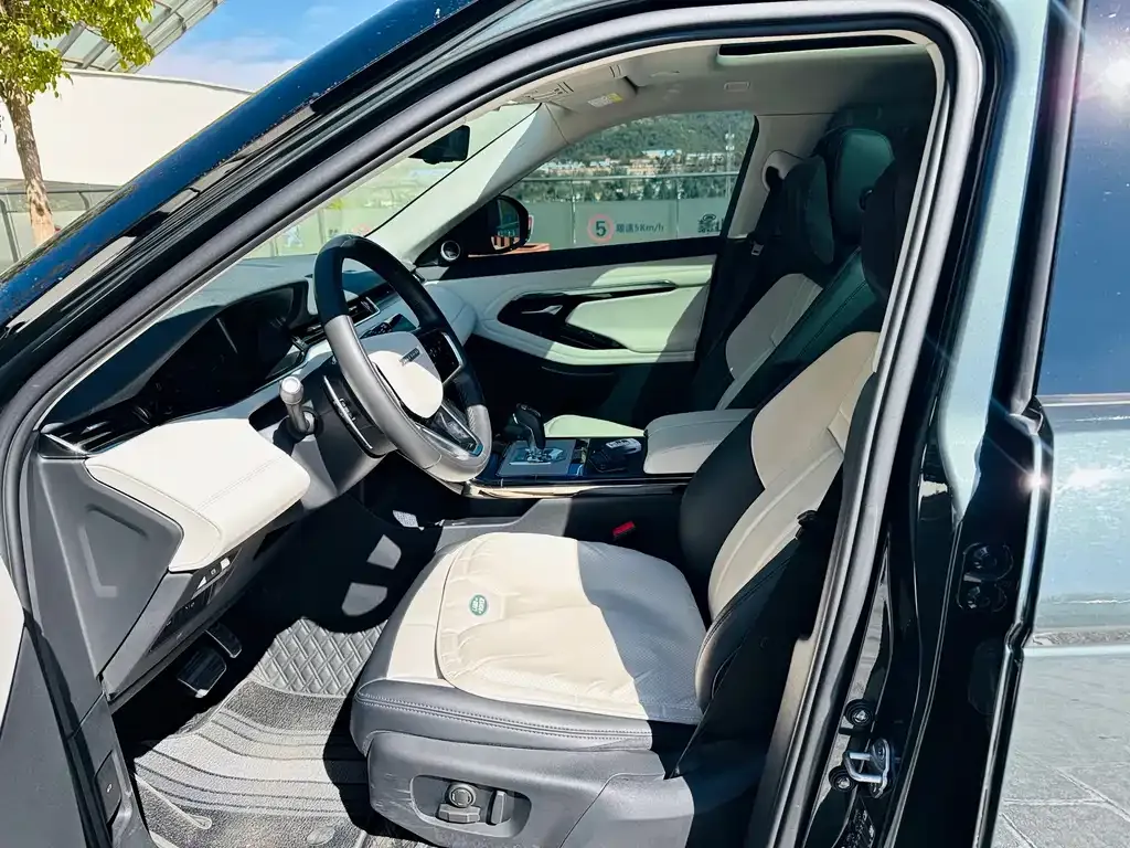 Land Rover Evoque 2023 из CN, фото 6