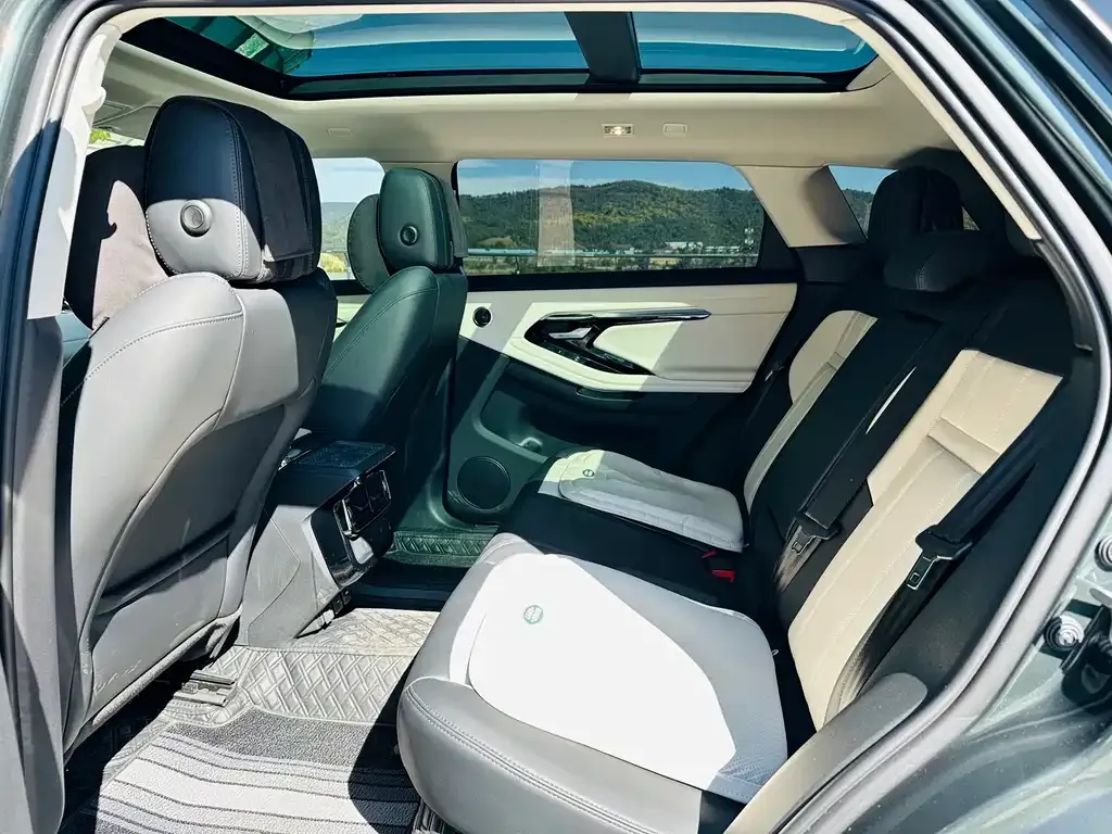 Land Rover Evoque 2023 из CN, фото 3