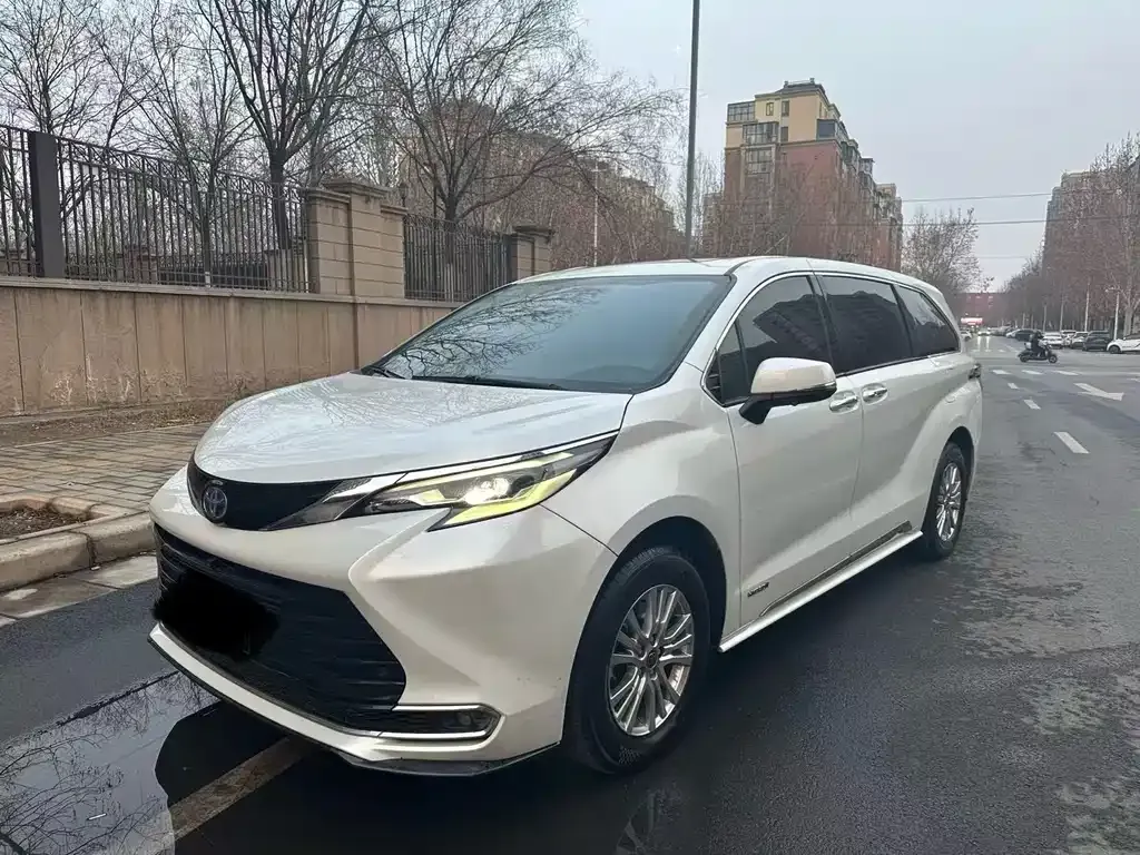 Toyota Sienna 2022 из CN, фото 1